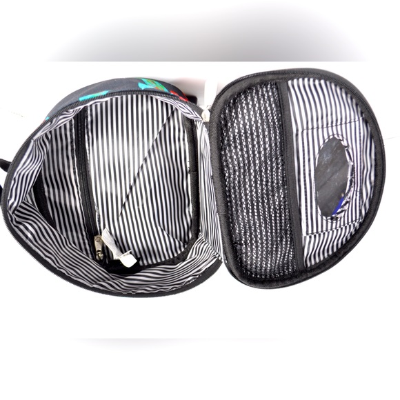 Jessica Simpson Travel Cosmetics Bag - Picture 7 of 11